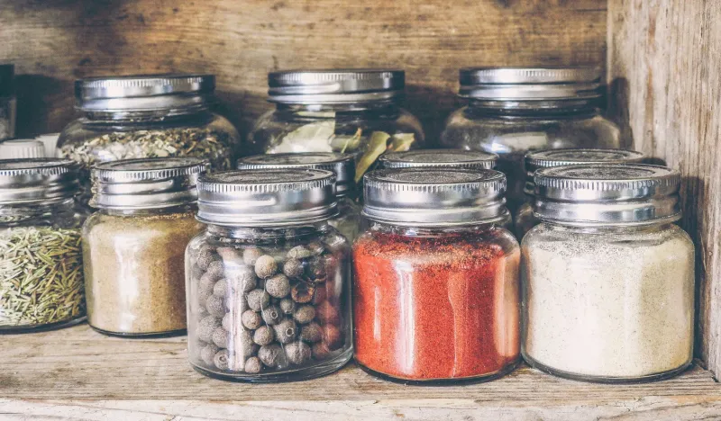 Dead Spices, Wasted Money: How to Audit Your Spice Drawer and Know What to Replace First