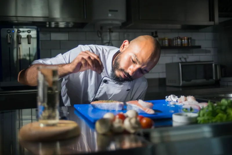 Forget the Fancy Tin: Why Pro Kitchens Are Quietly Downgrading Their Paprika (And Winning)